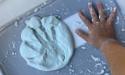 Fluidos não-newtonianos na educação infantil:  quando o brincar é também ciência